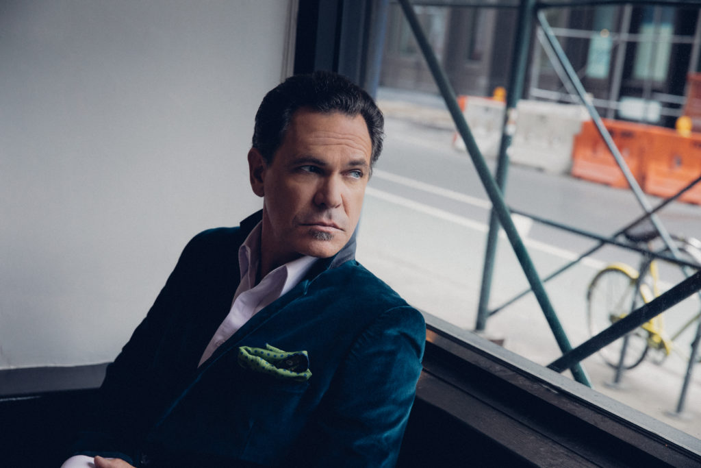 Vocal Stalwart Kurt Elling, A Chicago Music Mainstay, Talks Politics And That Obama Plant