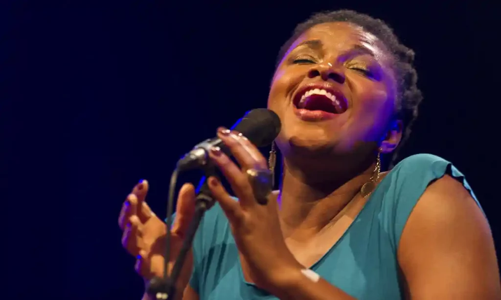 Lizz Wright review – spellbinding jazz of soulful intimacy
